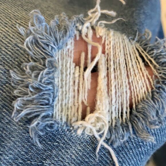 Levi’s 36/32 distressed denim jeans. - Picture 9 of 10